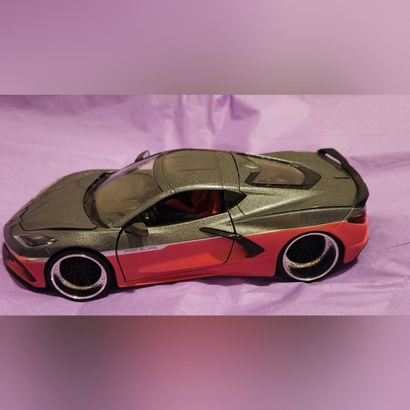 Jada Chevrolet Corvette Stingray C8 Die-Cast Car 1:24 Scale Collectible - Picture 3 of 9